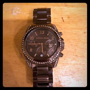 Mk chocolate brown watch no need for it !